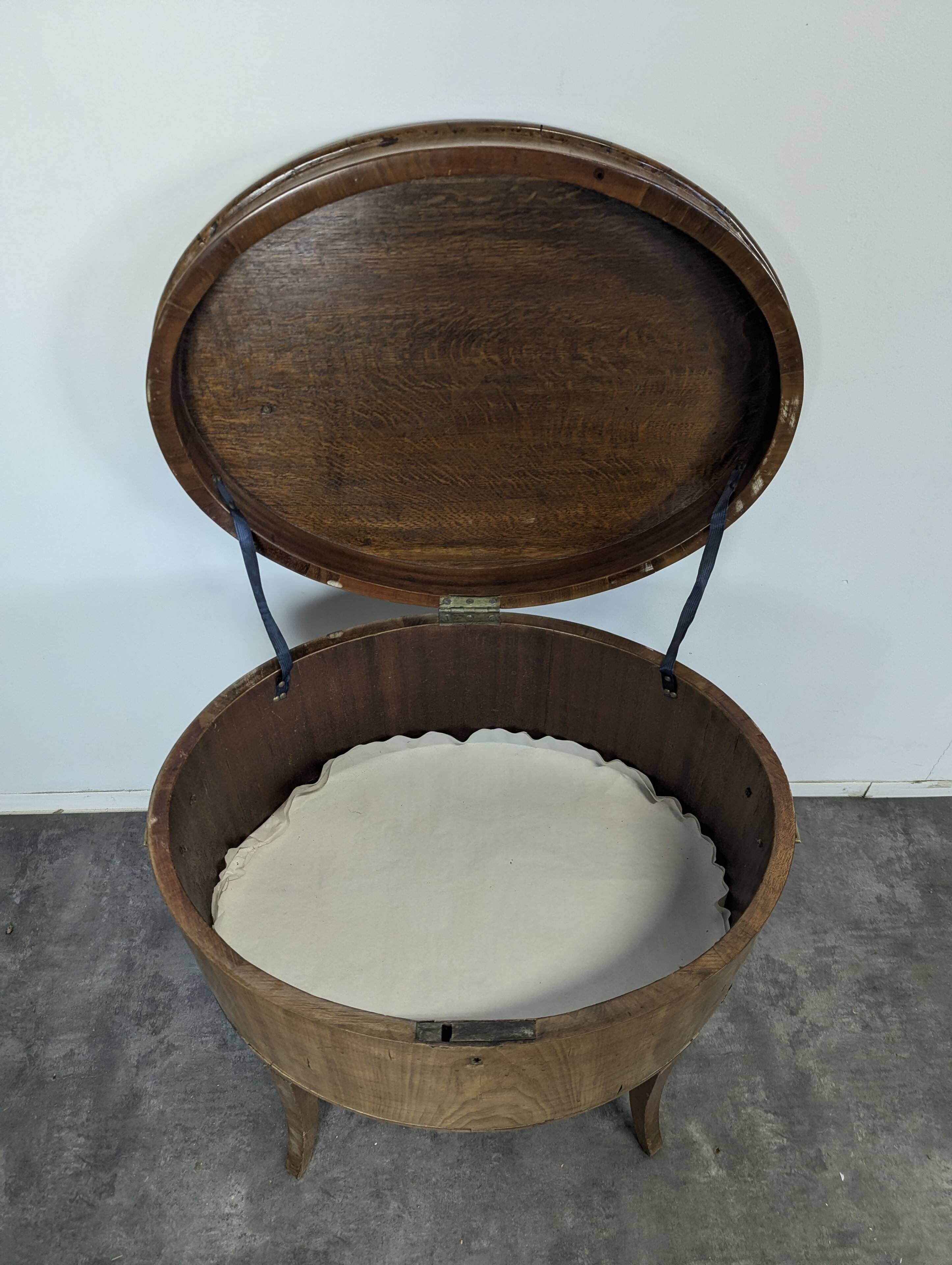 English Cellaret Bar Cabinet in Mahogany, Georgian period