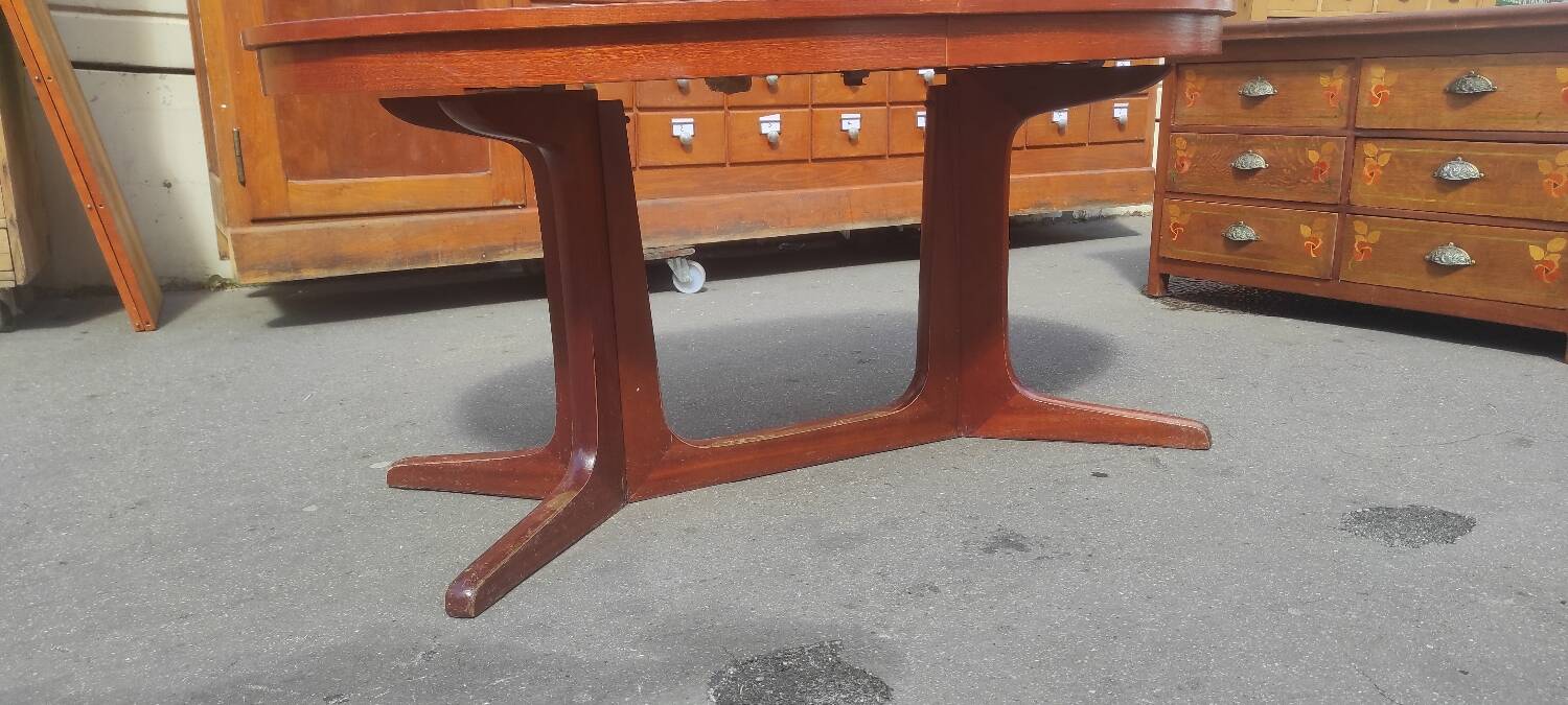 Baumann vintage Scandinavian style oval table with extension