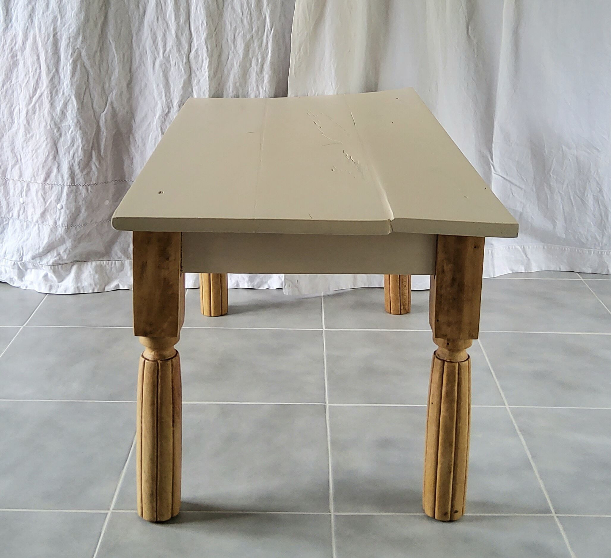 Farm table