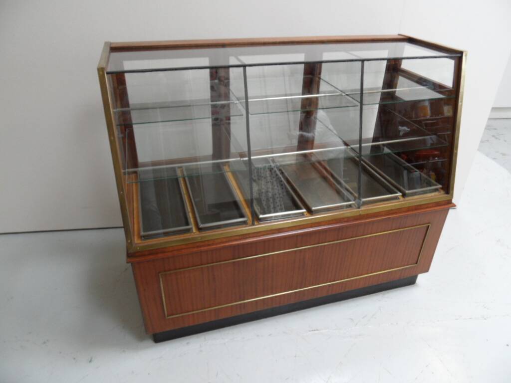 Vitrine de boulangerie vintage