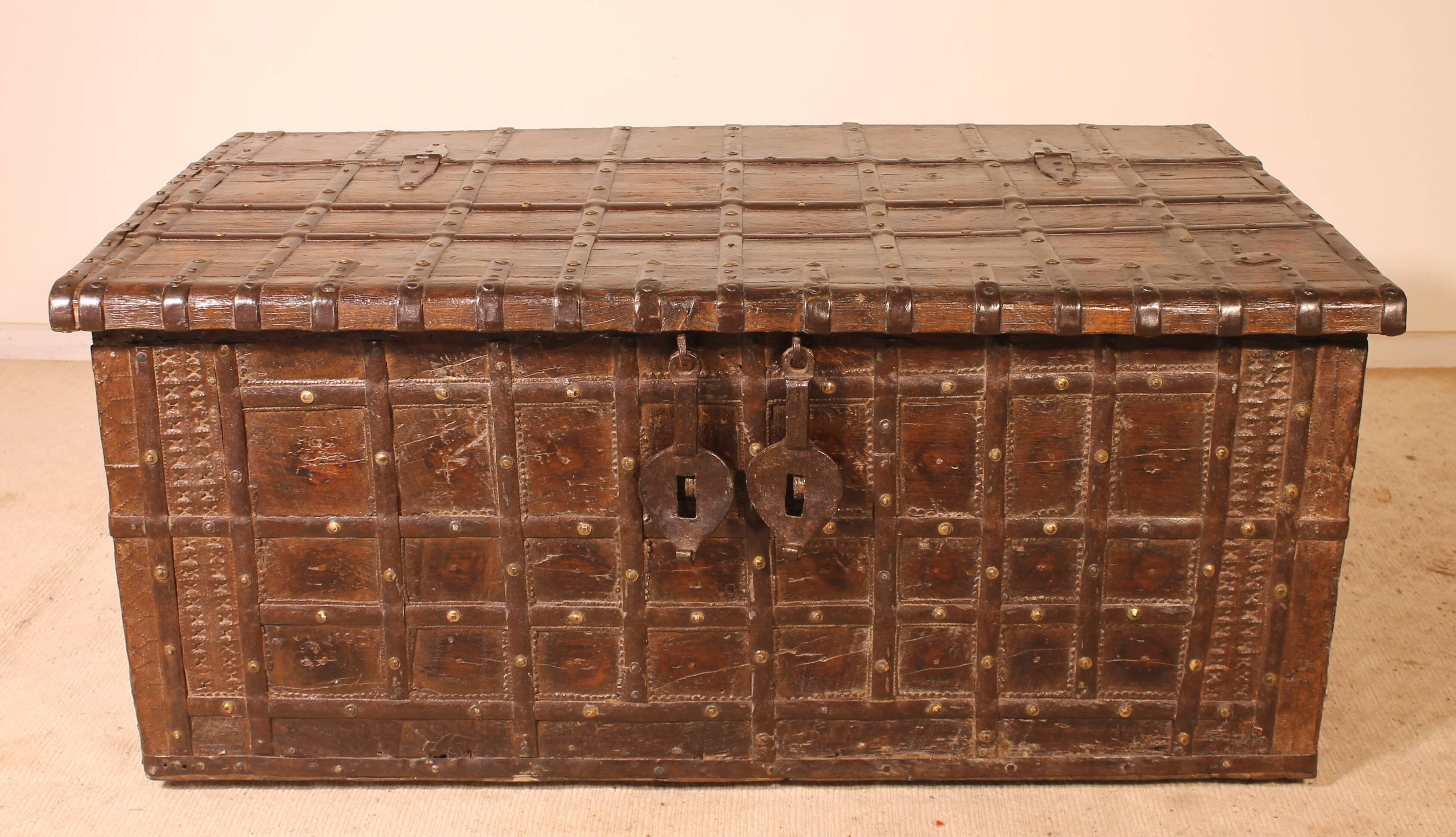 Rajasthan Chest / Coffee Table - 19th Century - India