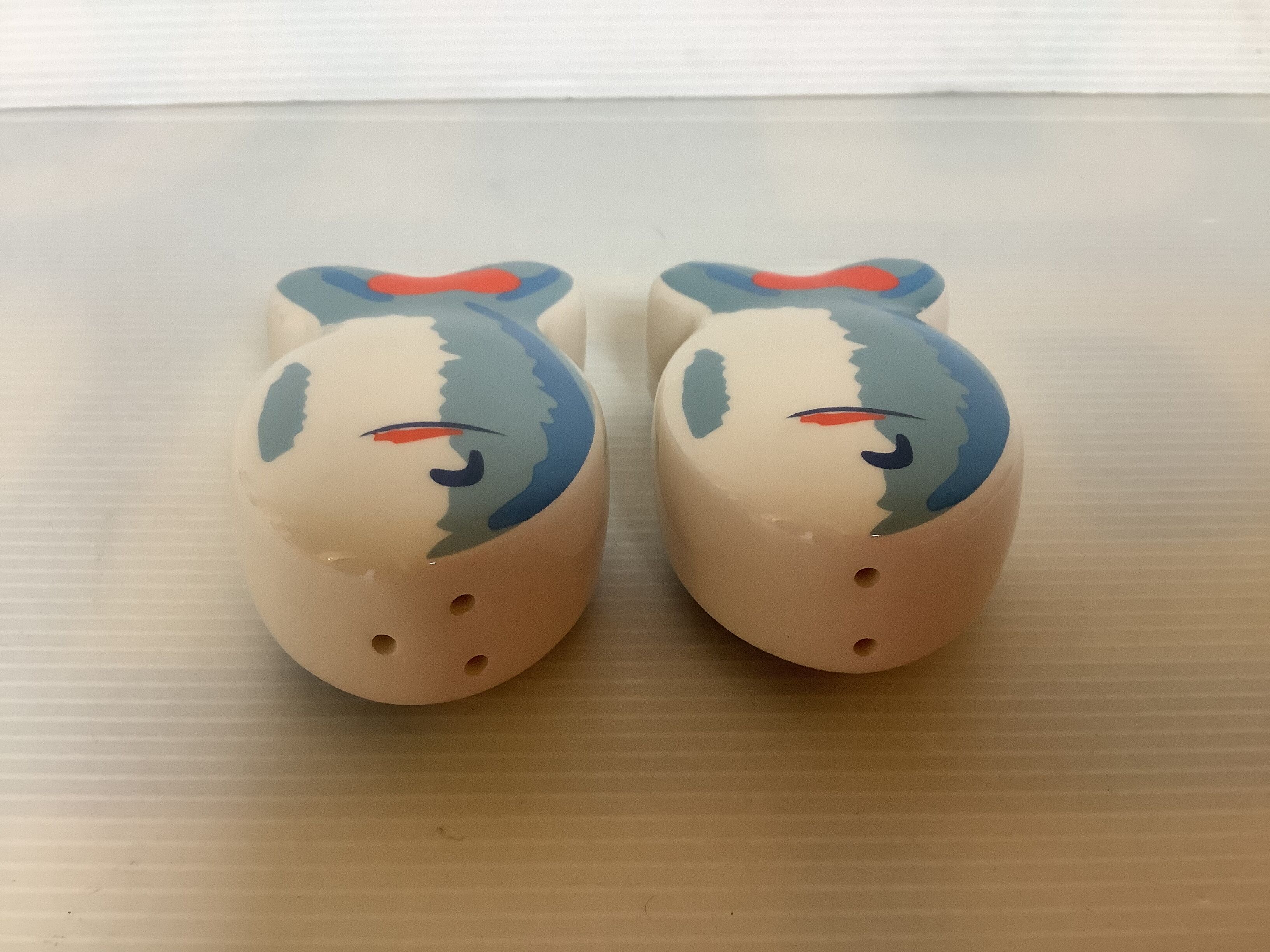 Salt and pepper fish salt and pepper shaker