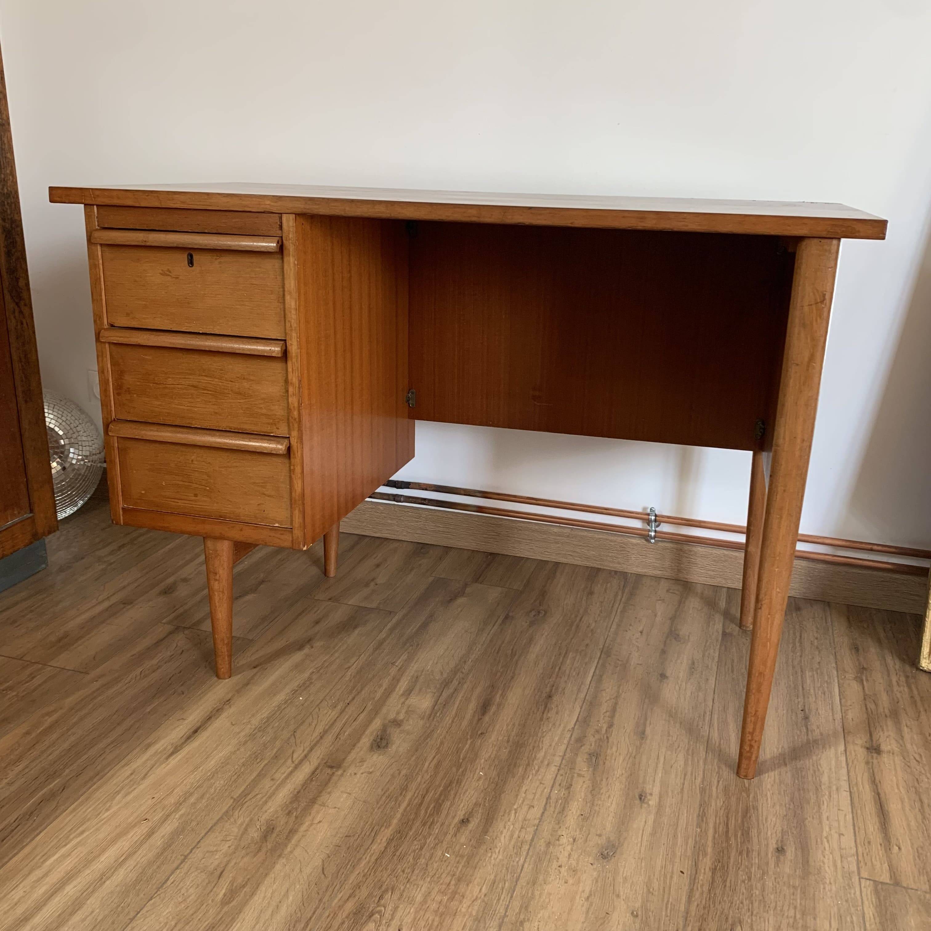 Vintage desk - 3 drawers