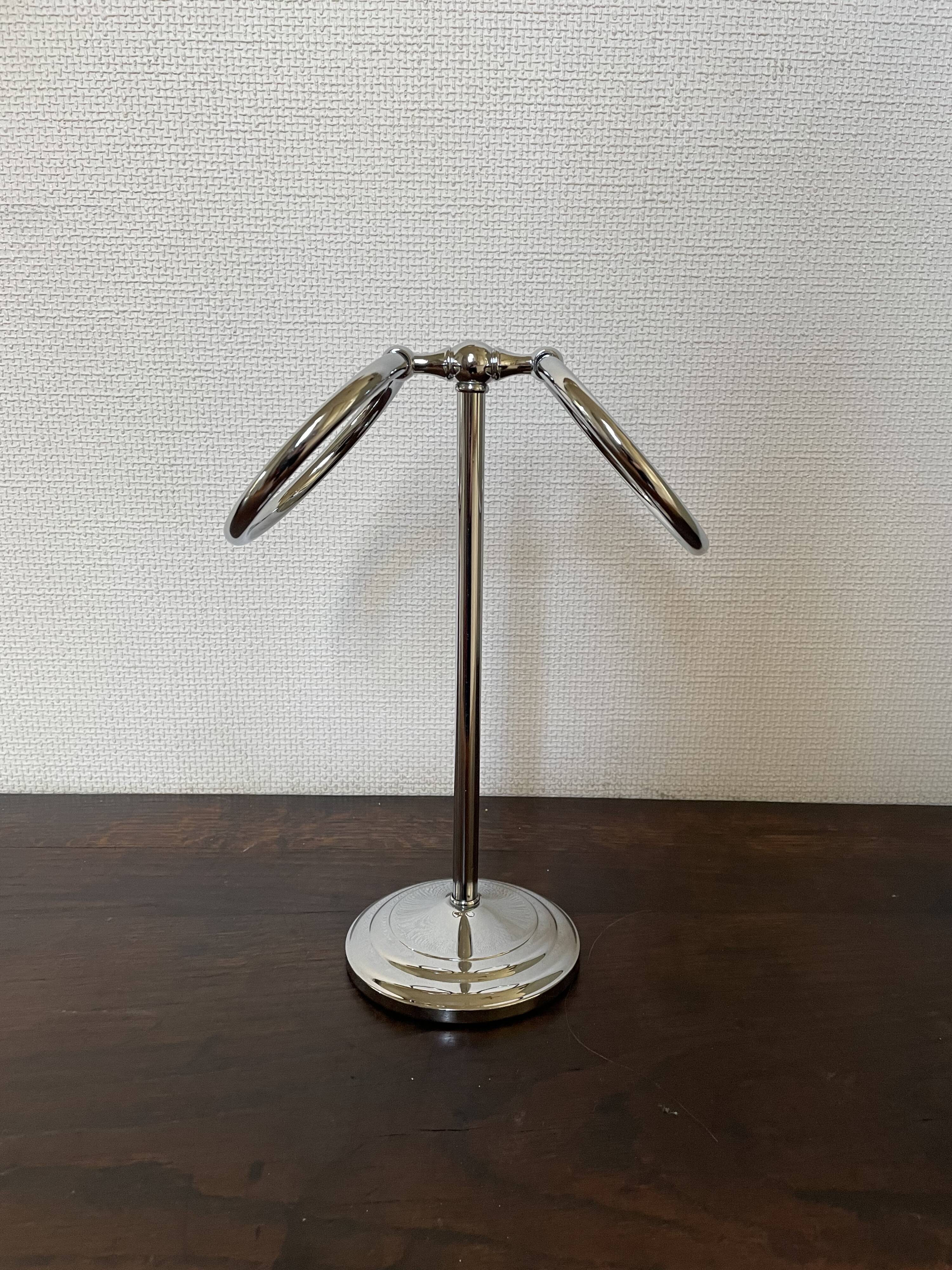 Chrome countertop towel rack