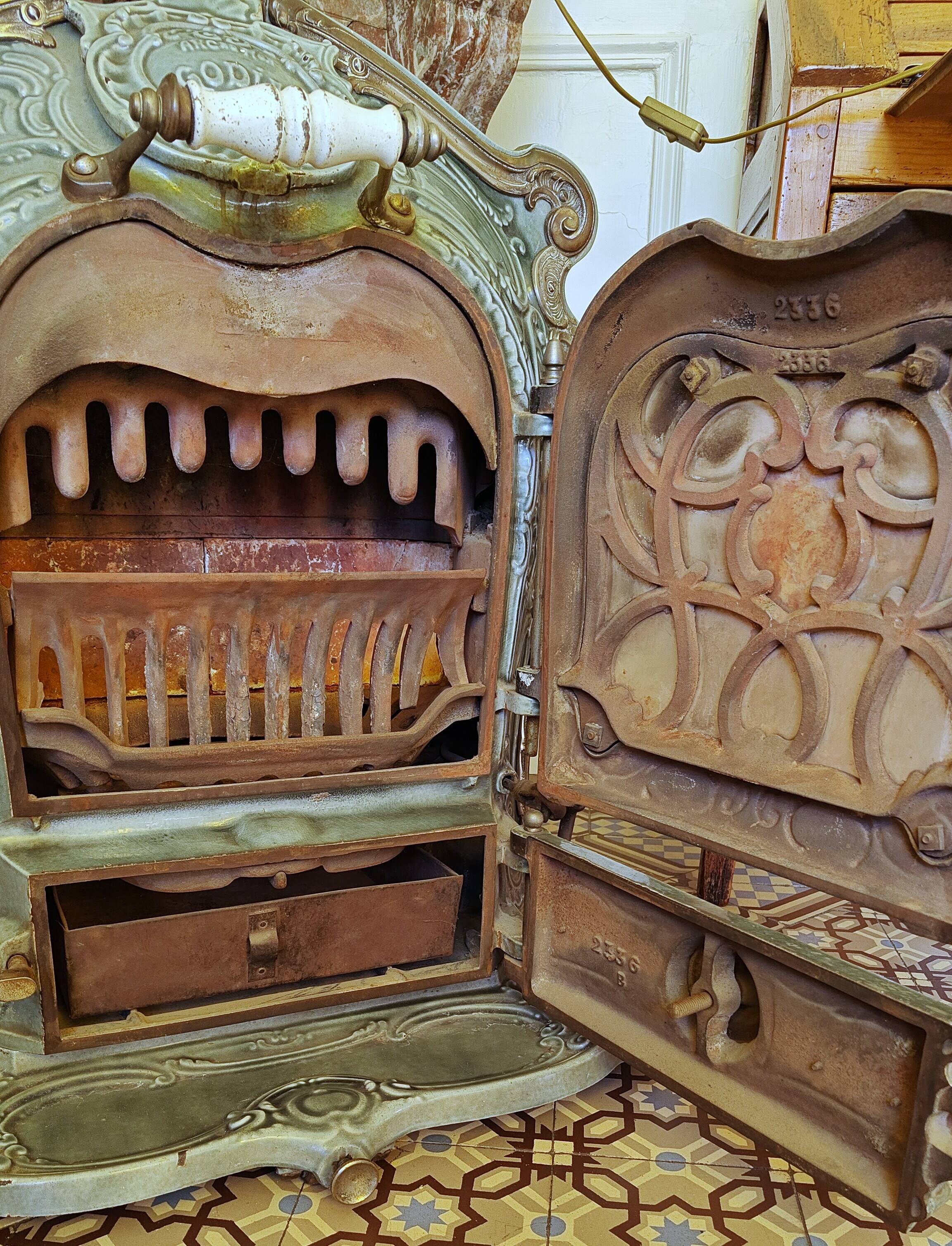 Godin wood stove "Little Toad" 2335 Art Nouveau