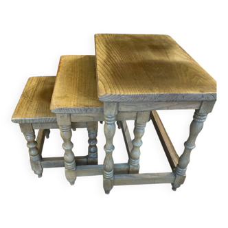 Tables gigognes