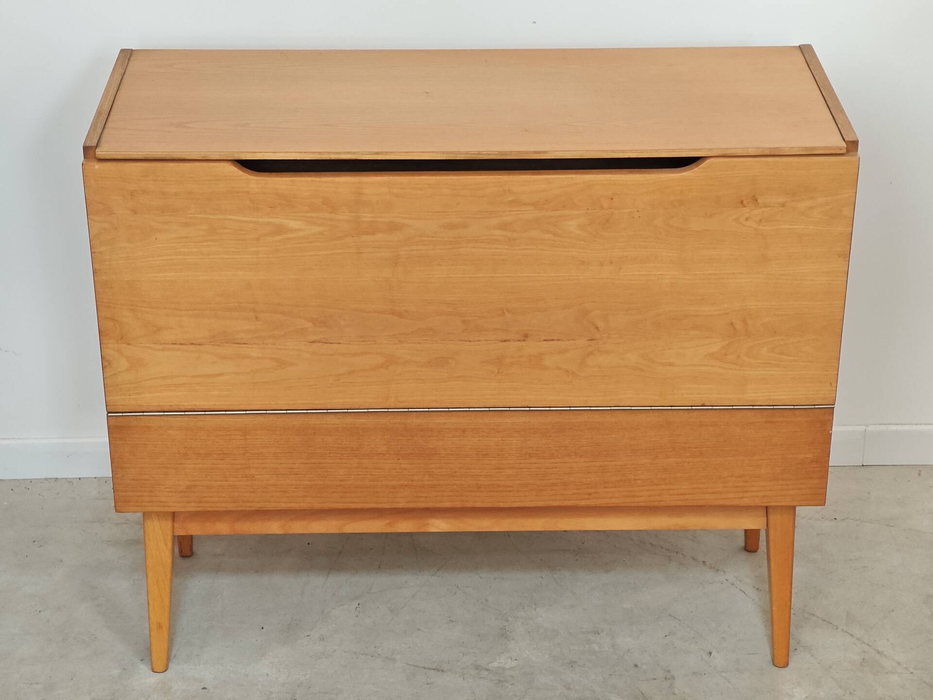 Storage chest with cover / mini bar by Landsman / Nepozitek 1960