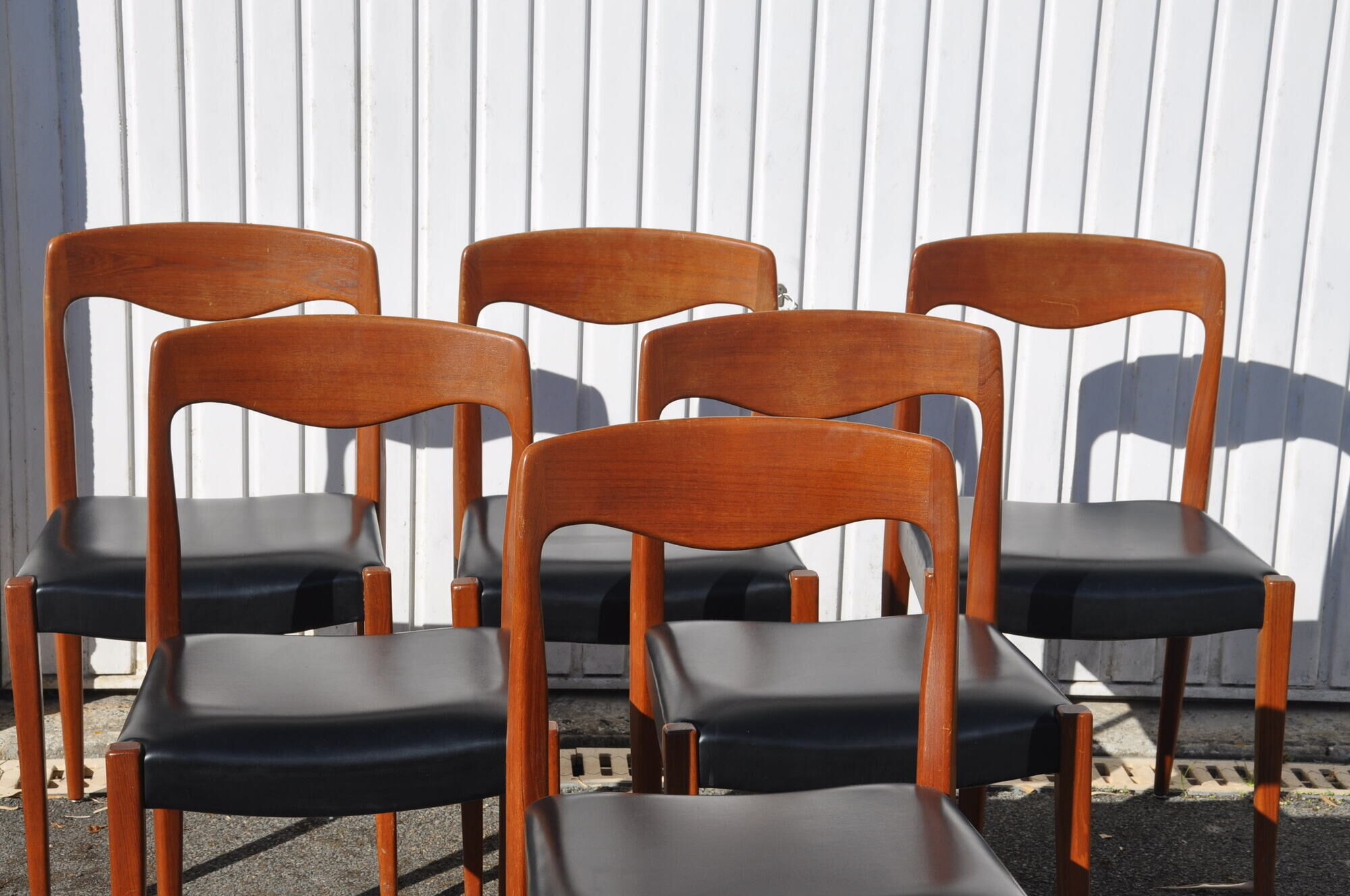 Lot of 6 scandinavian chairs in teak and skai 60