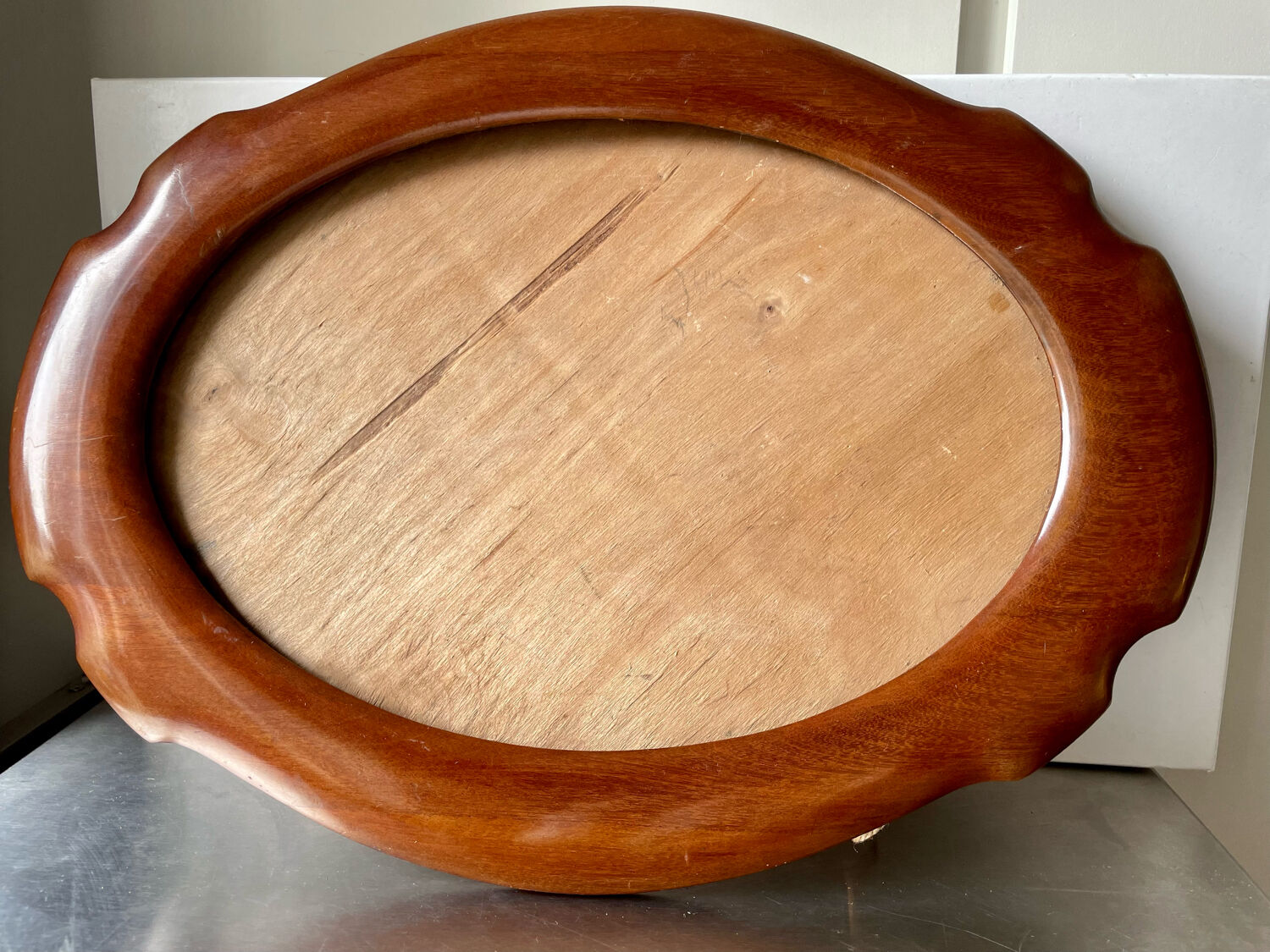 Oval mahogany picture frame