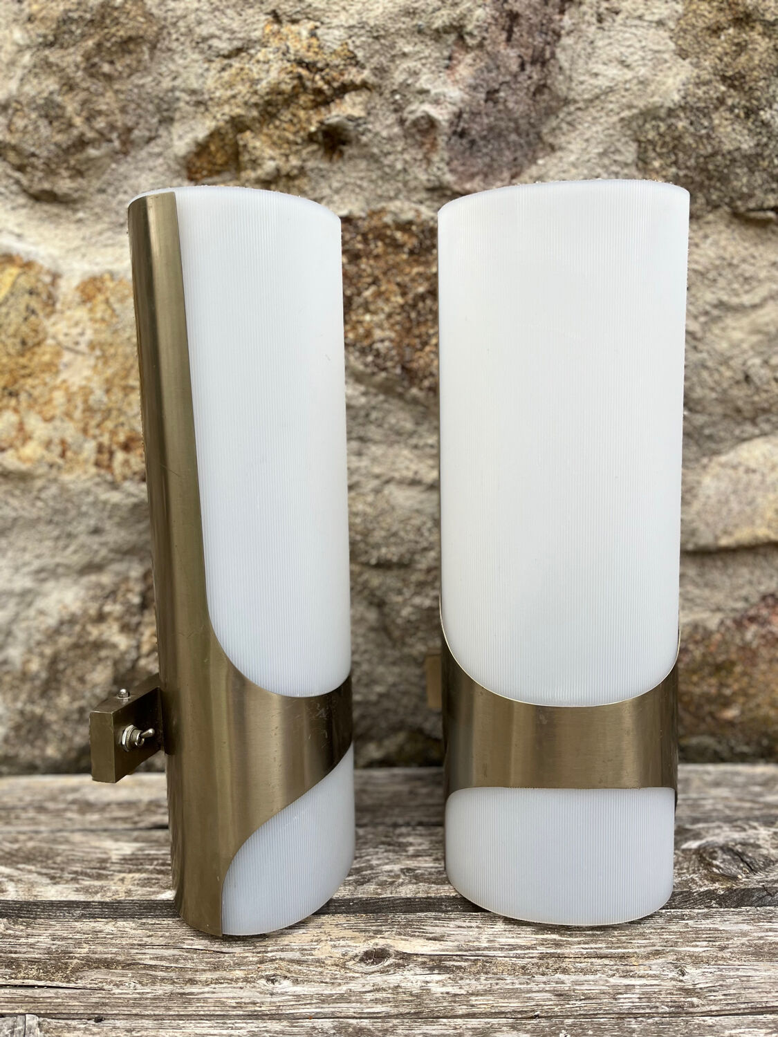 Set of two wall lights