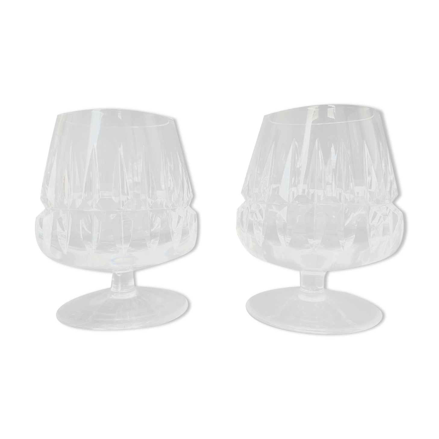 Deux verres à alcool en cristal