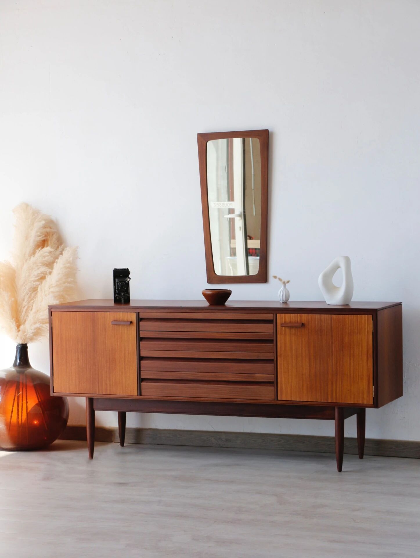 British modernist enfilade White & Newton | Iconic design