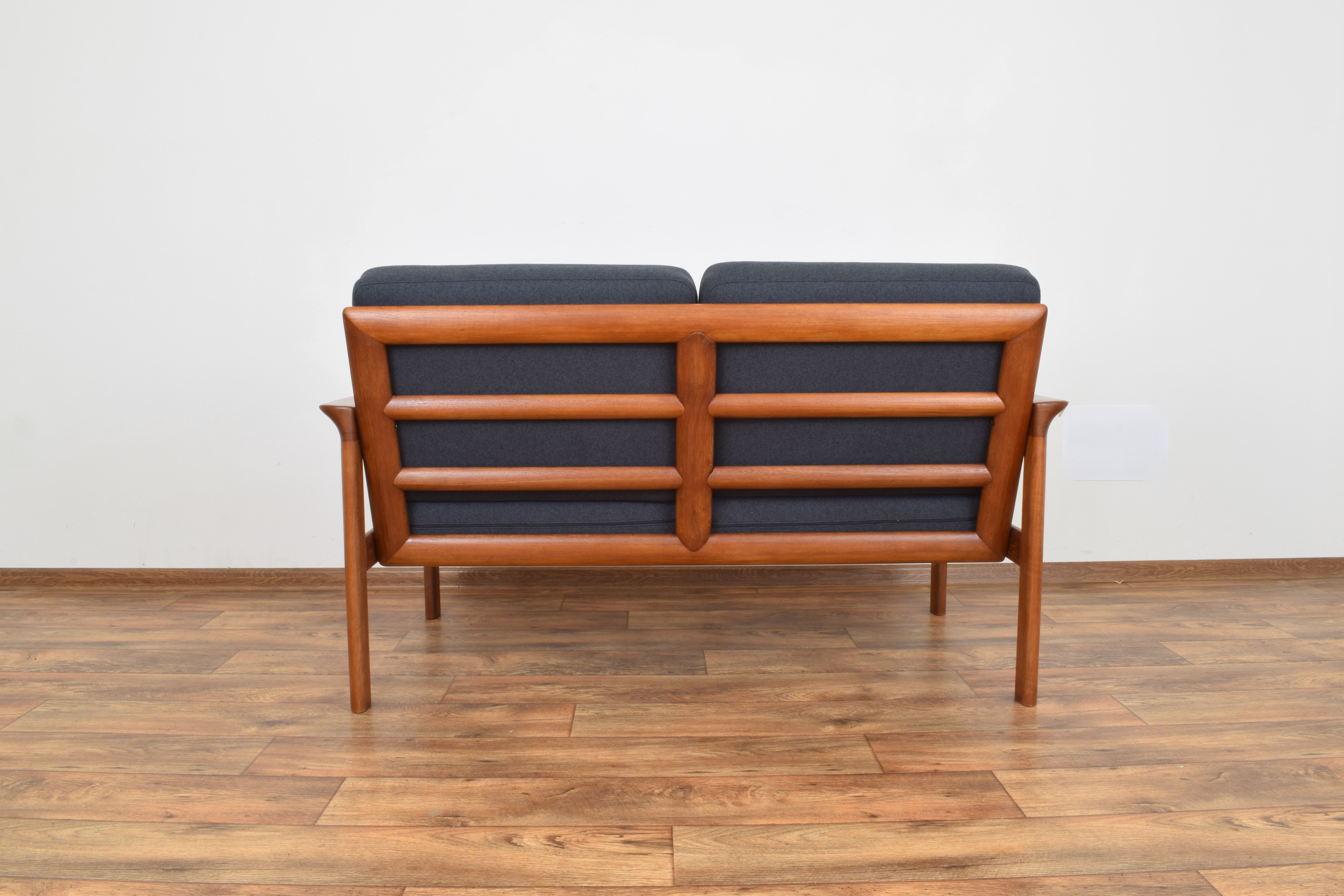 Mid-century danish sofa by Sven Ellekaer for Komfort, 1960