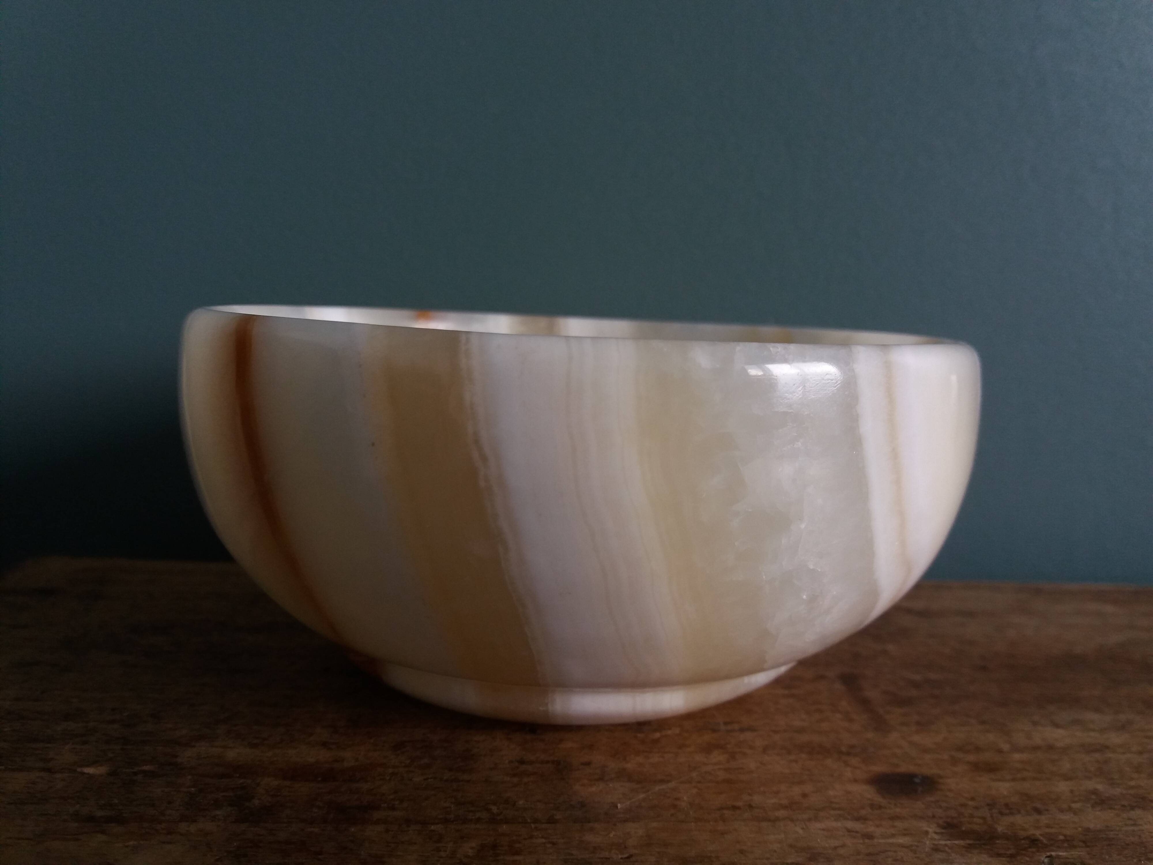 Empty bowl onyx alabaster pocket