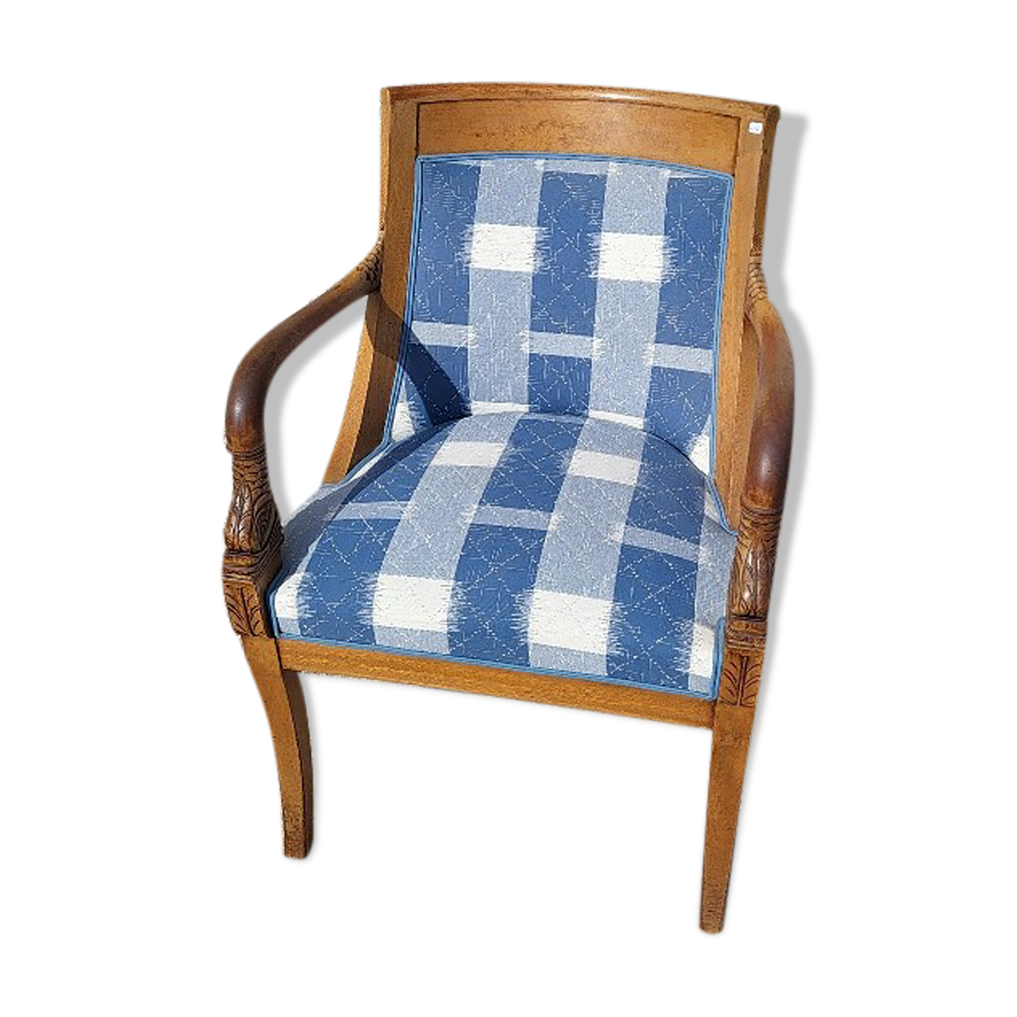 Armchair backrest rounded fish head