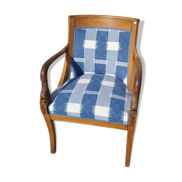 Armchair backrest rounded fish head