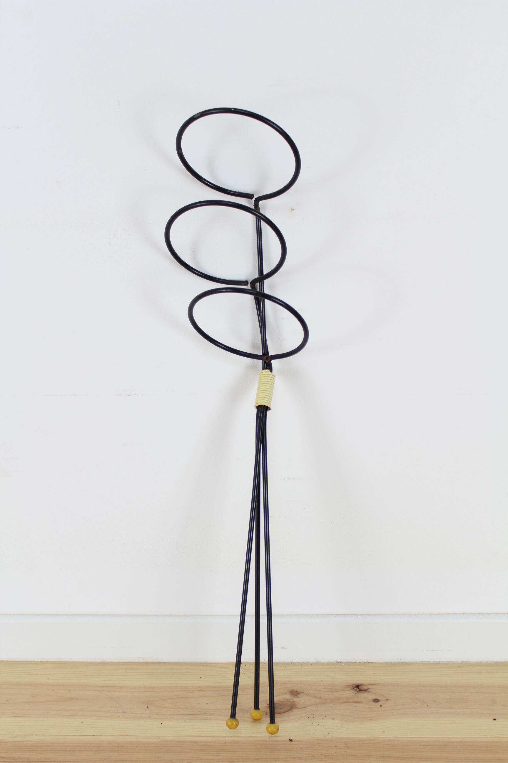 Tripod plant metal black, folding door