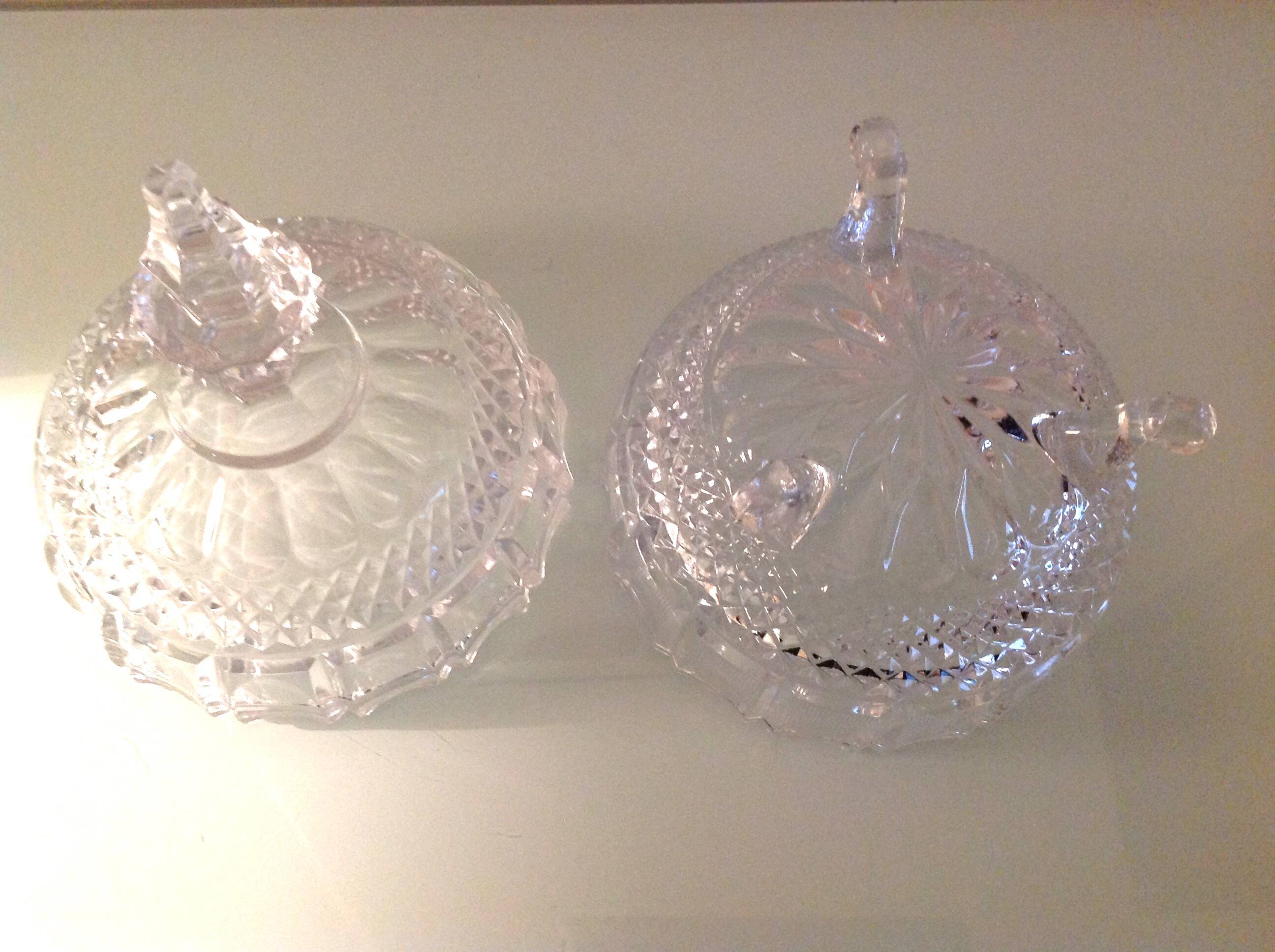 Globe candy box on tripod legs in chiseled glass / vintage 60s-70s