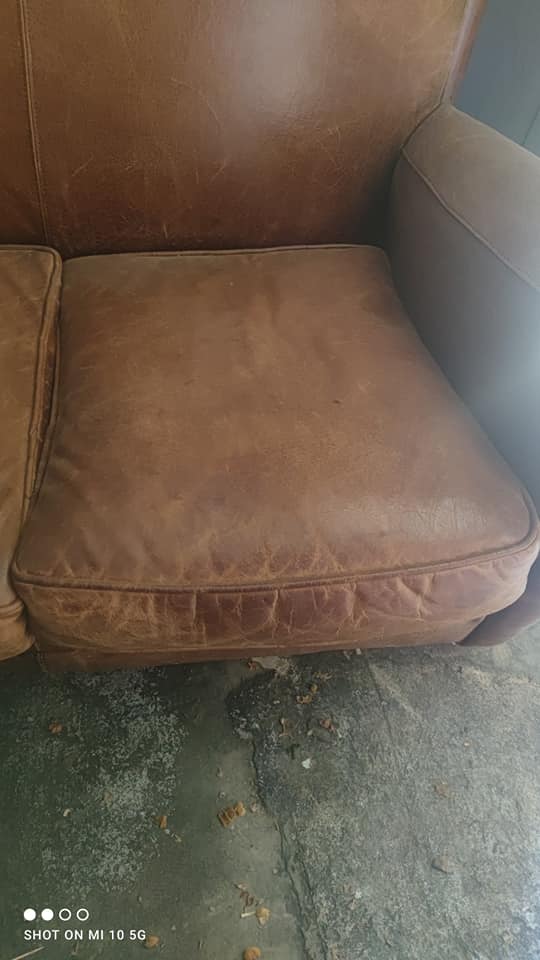Club sofa 2 places in leather beautiful patina around 1980