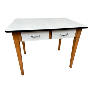 table de cuisine vintage