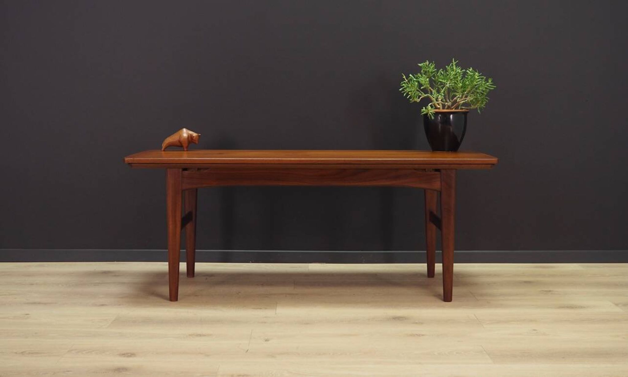 Table basse en teck, design danois, années 1970, production : Danemark