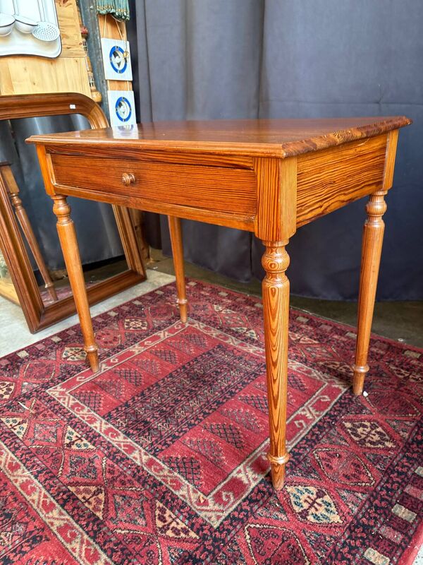 Petit bureau en bois massif avec tiroir