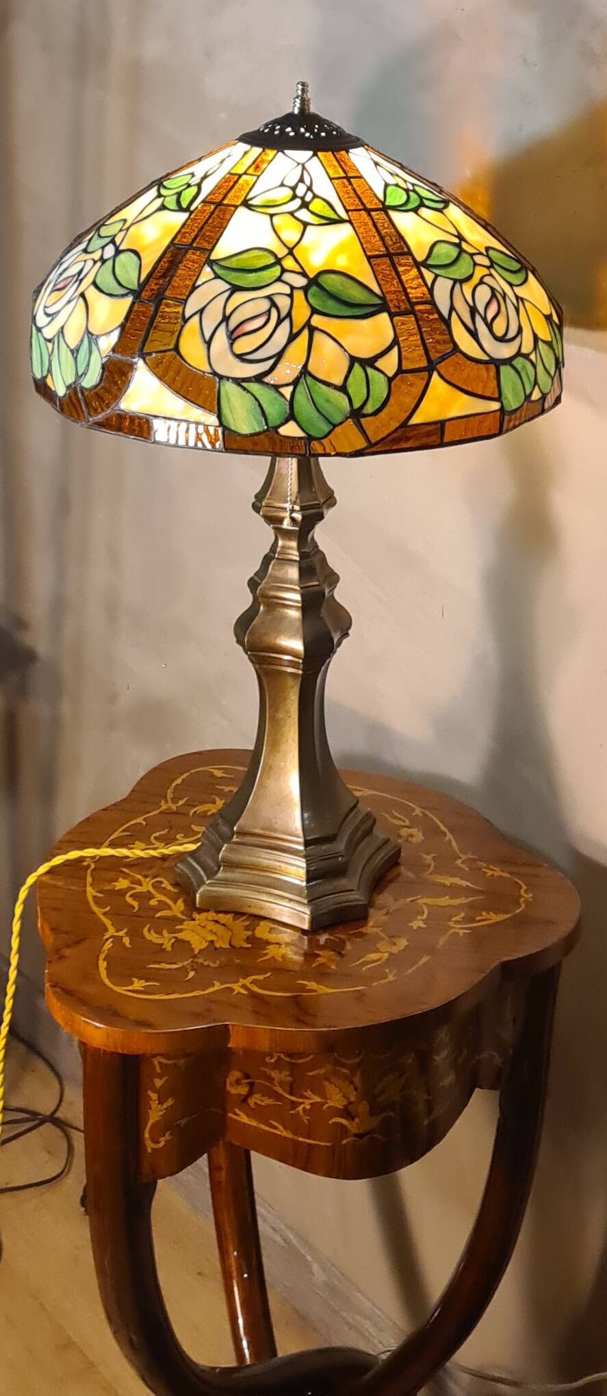 Large brass lamp, 1970, 6kg, restored electrical wiring, 67x47cm stained glass lampshade
