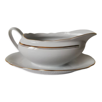 Gravy boat