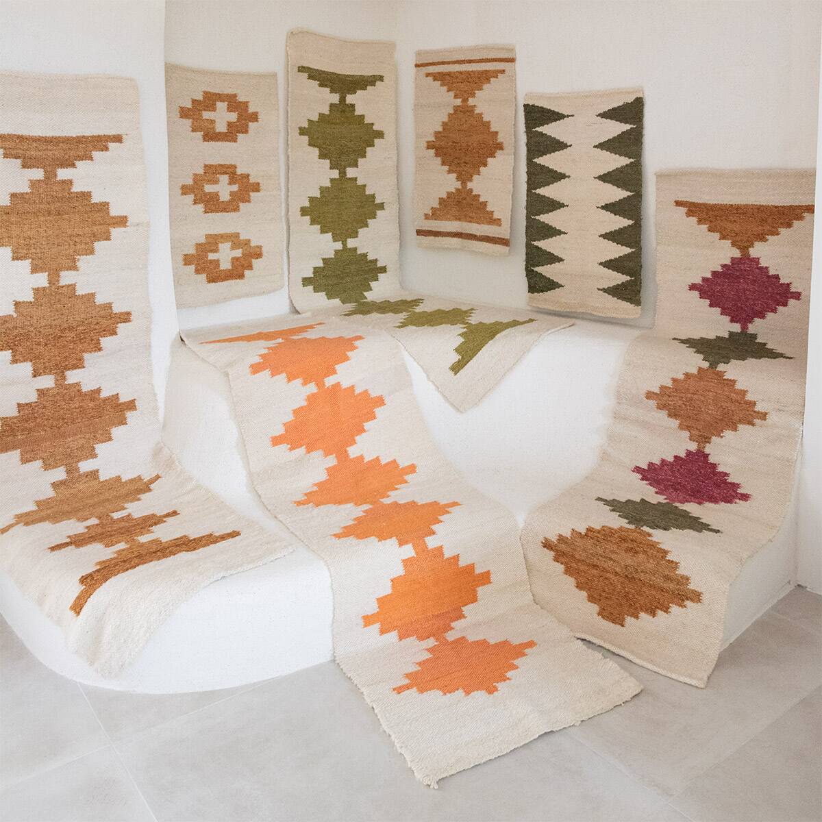 Long Argentinian rug 100% pure apricot wool