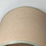 Table lamp in plain pink