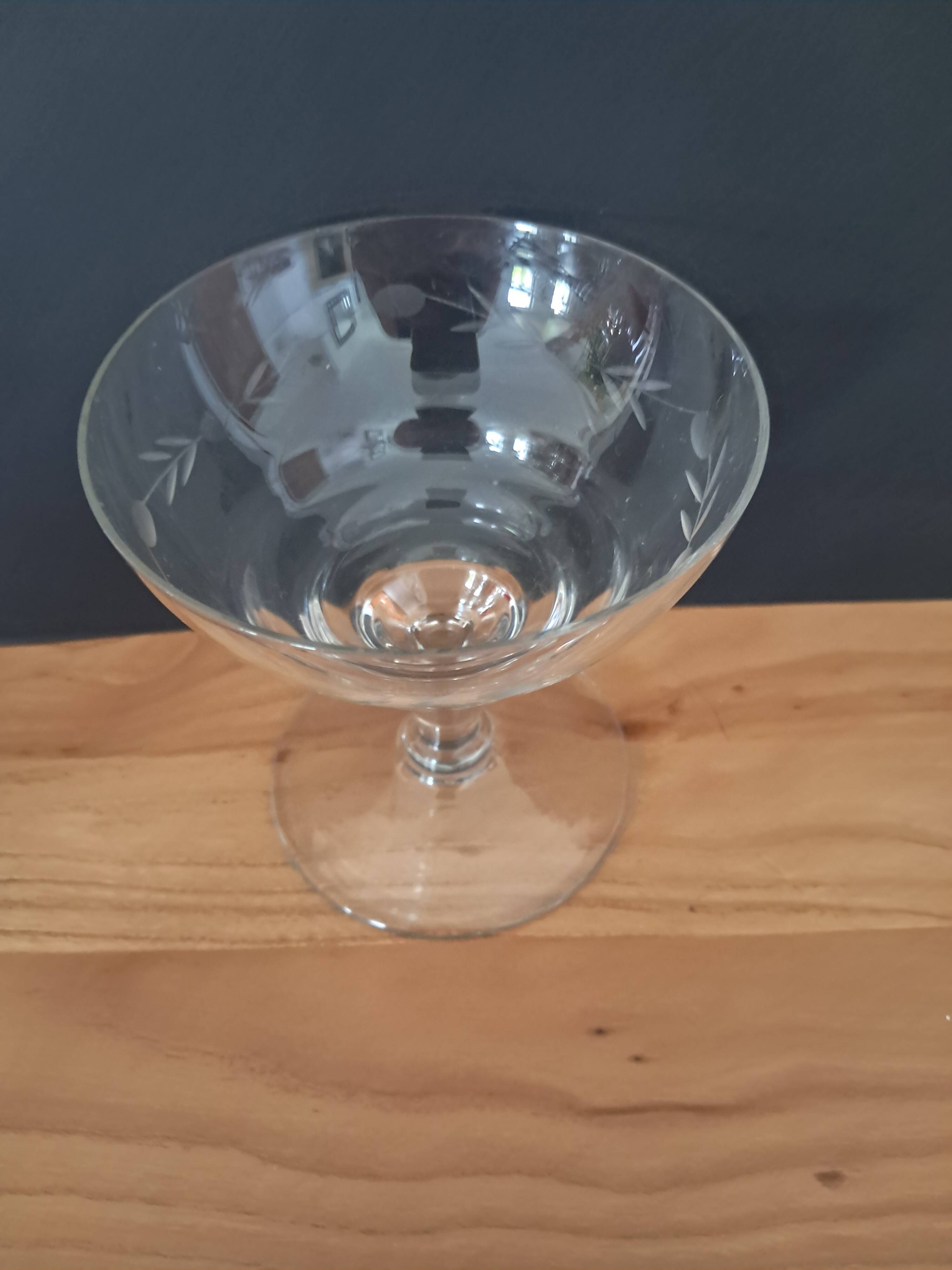 5 coupes à champagne taillées années 1950