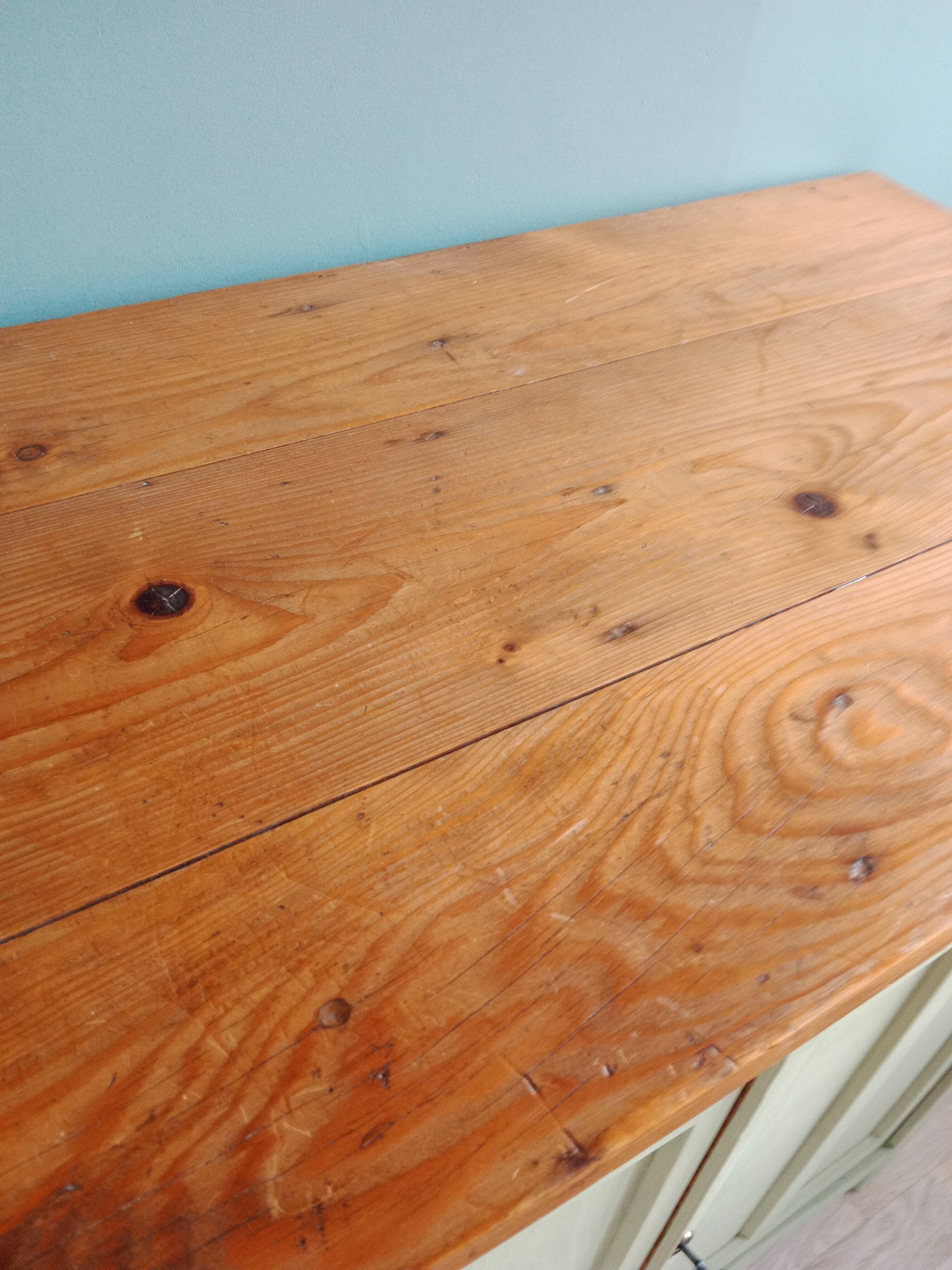 Khaki Parisian buffet