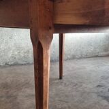 Round farmhouse table