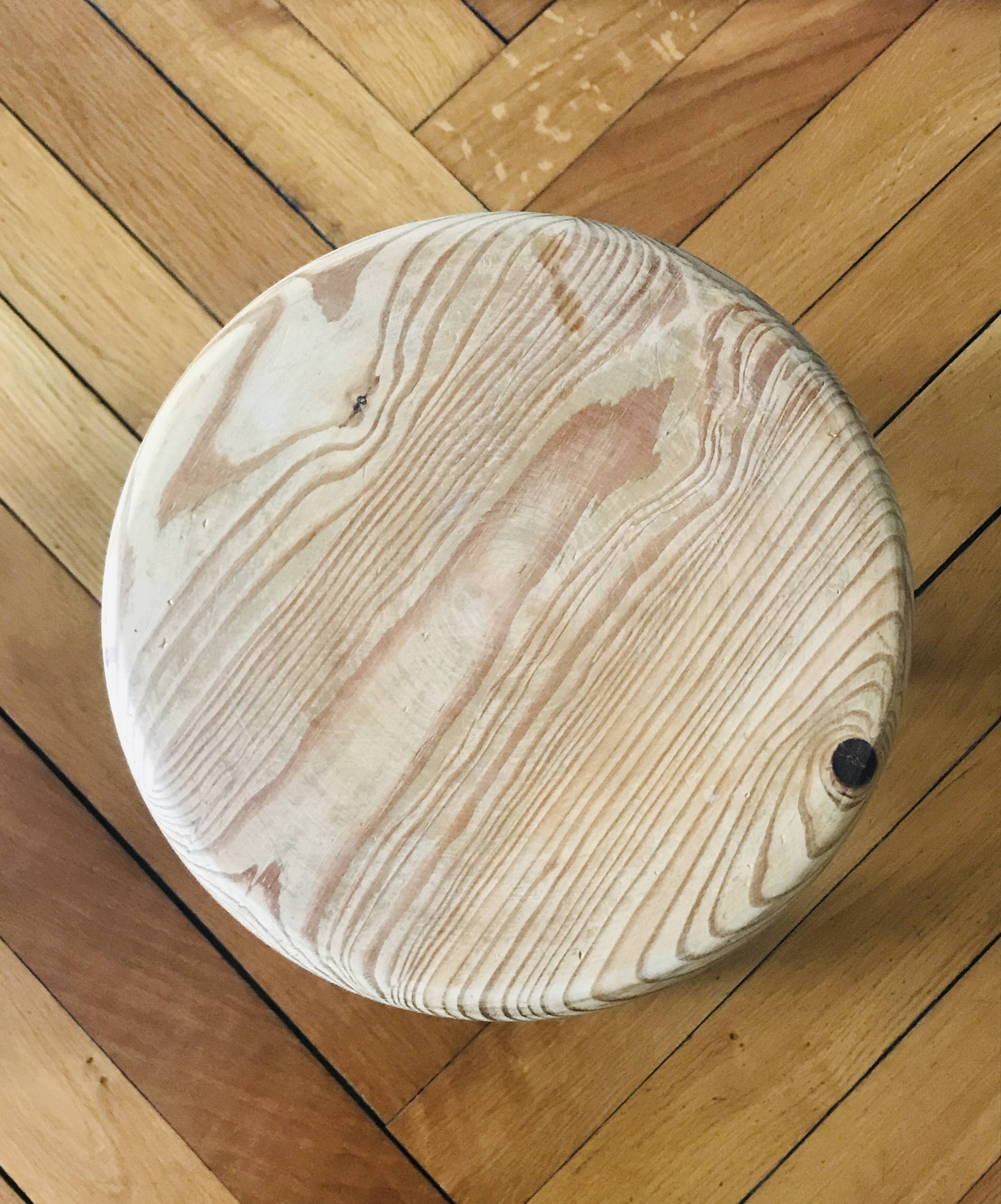 Solid wood stool with black legs