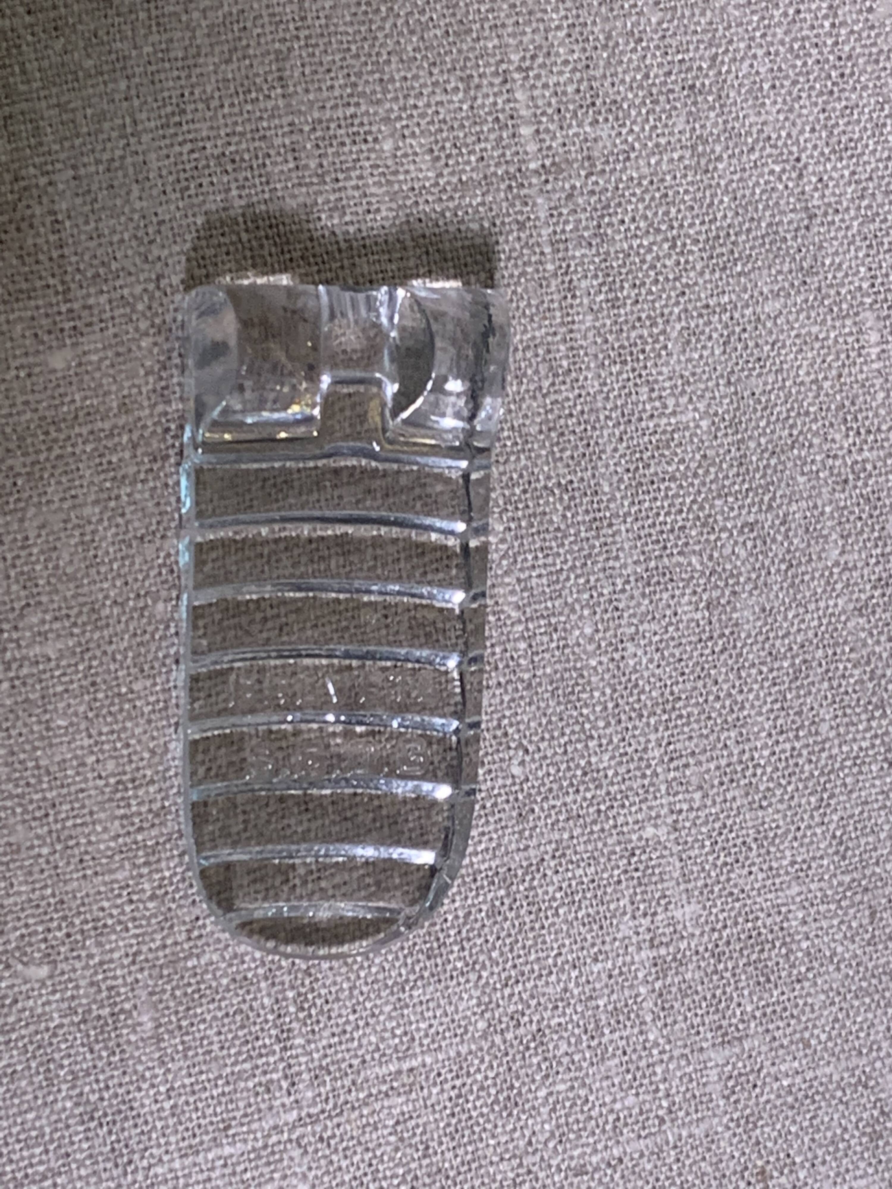 8 knife holders in transparent molded glass, patented SGDG vintage 1960