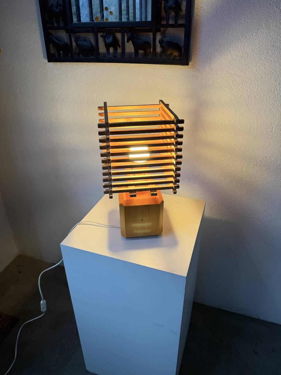 Constructivist wooden table lamp