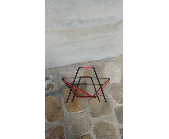 Vinyl in scoubidou red and black metal door