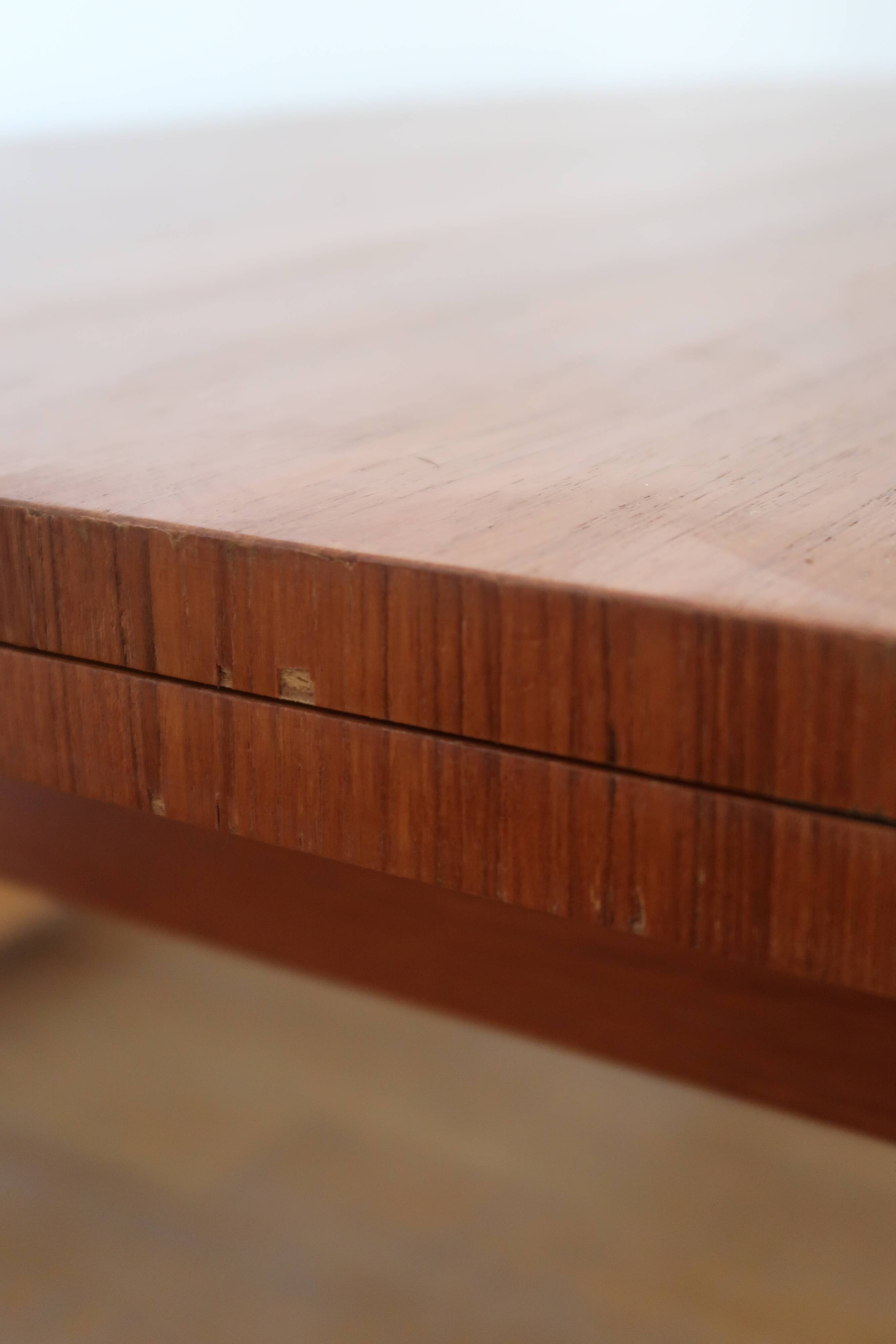 Large Scandinavian extendable coffee table