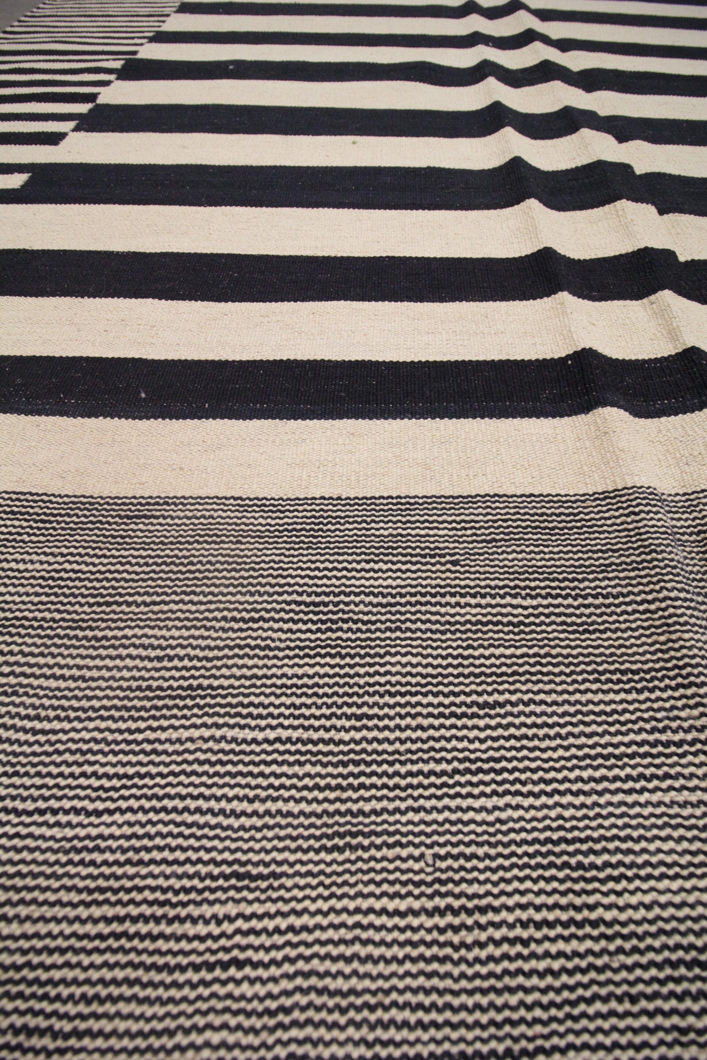 Black cream wool kilim handmade flat woven area rug- 177x232cm