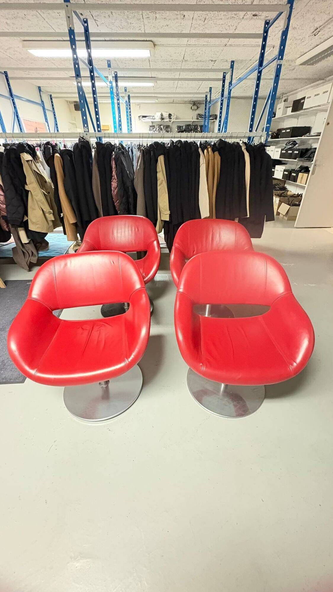 Lot de 4 fauteuils cuir rouge pivotants design contemporain