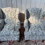 Paire de bergères / fauteuils à oreilles anglaises