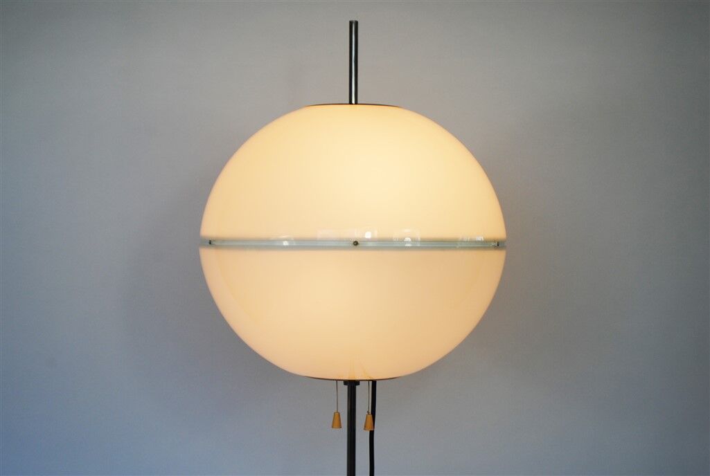 Space age floor lamp