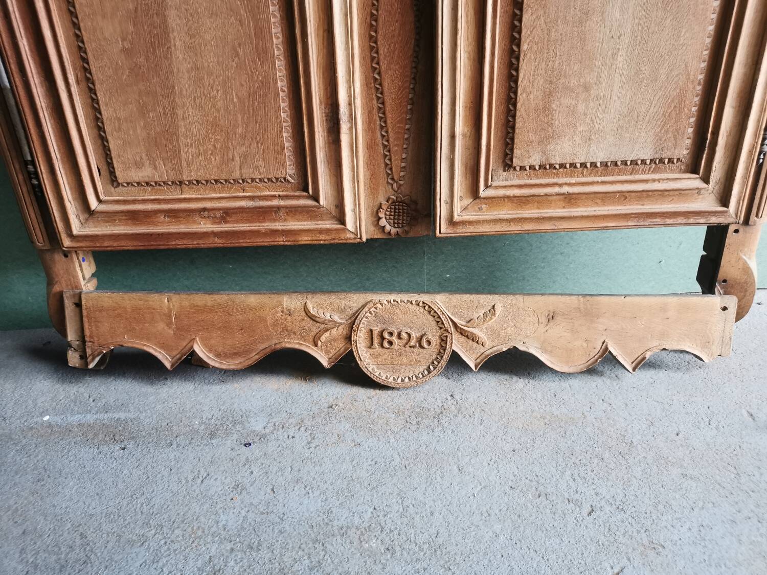 Cabinet front 1826