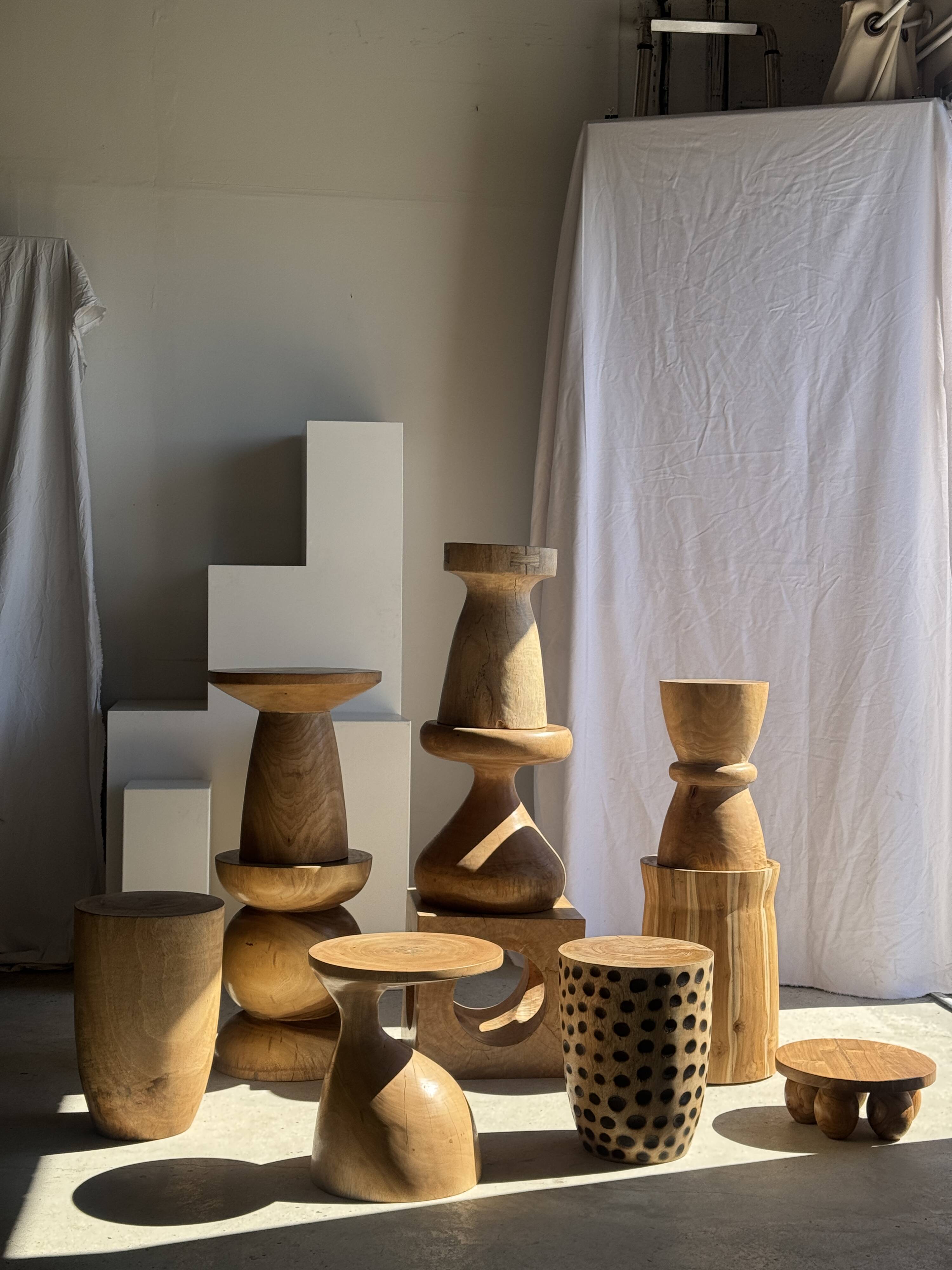 Coffee table, or openwork cubic stool in natural monoxyle mango wood H40.