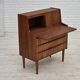 Commode danoise des années 1970 avec un miroir pliant, en bois de teck.