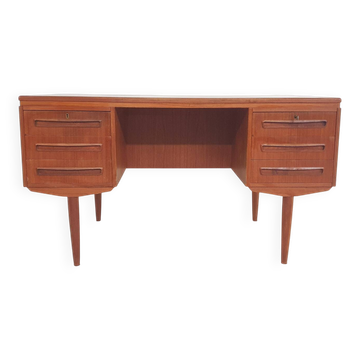 Bureau en teck de J.Svenstrup pour AP Møbler, Danemark 1960