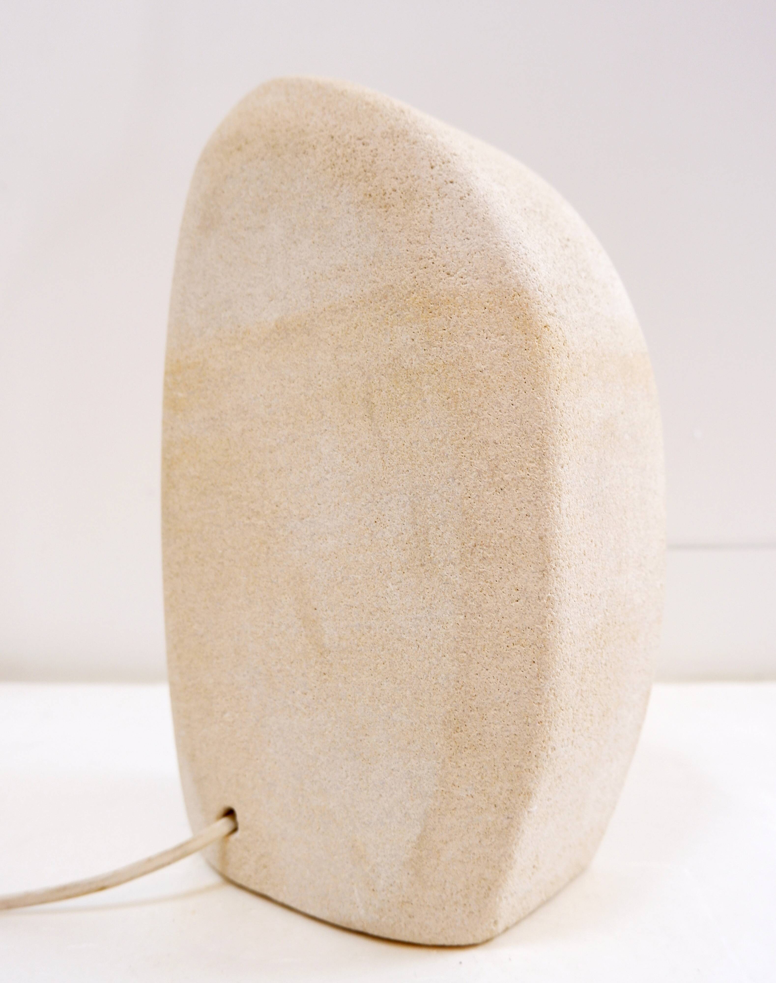 Brutalist carved stone table lamp - Circa 1980