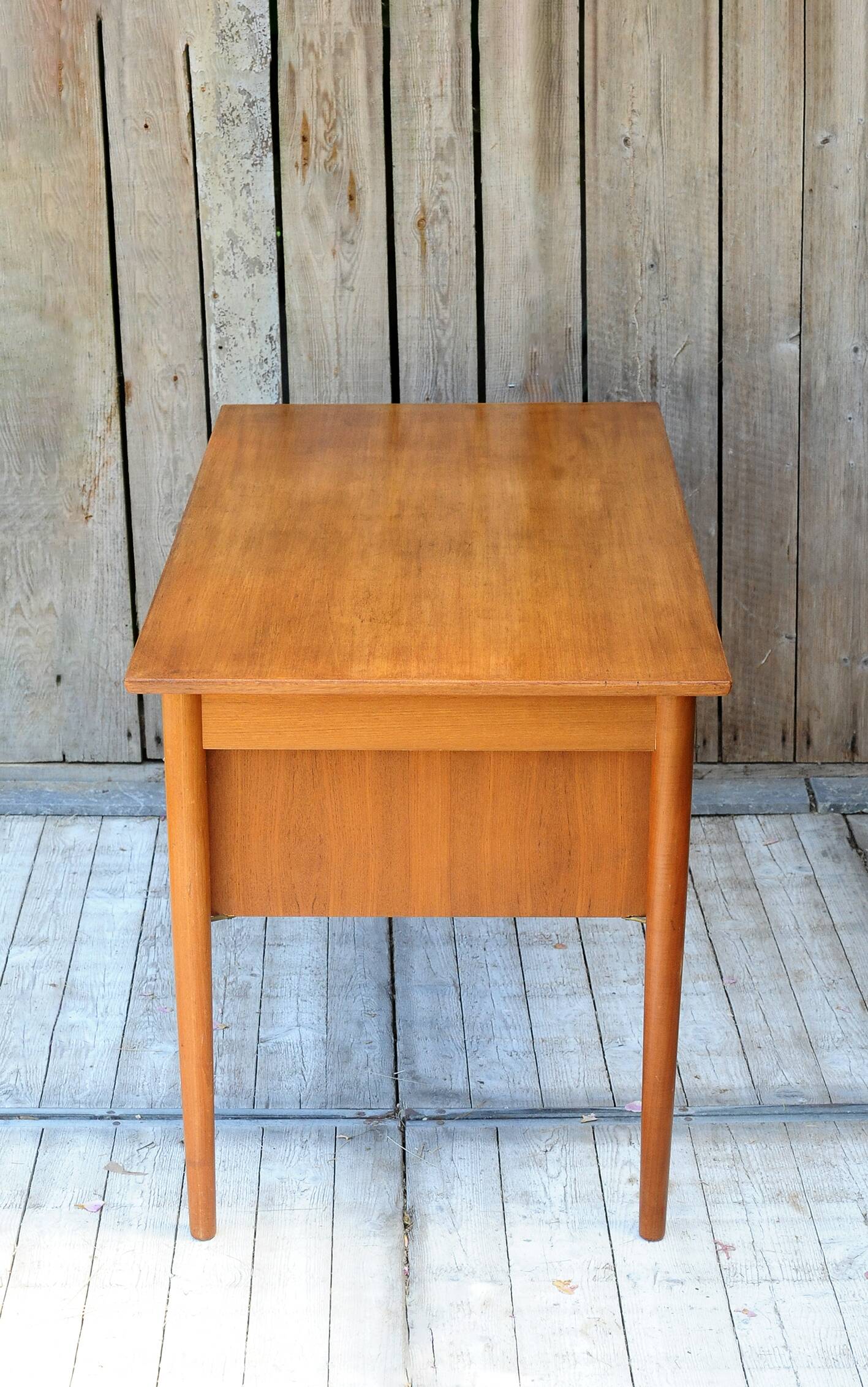 Flat teak desk by Gunnar Nielsen