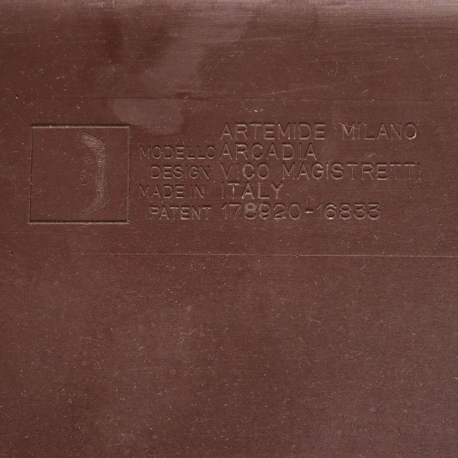 'Arcadia' coffee table Artemide - Design by Vico Magistretti