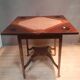 Table d'appoint, à jeu dite "mouchoir"